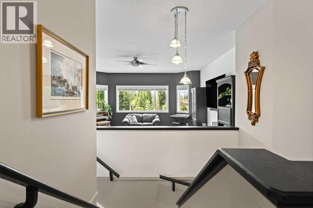 15 Valley Stream Circle Nw, Calgary, Alberta  T3B 5V9 - Photo 14 - A2322674