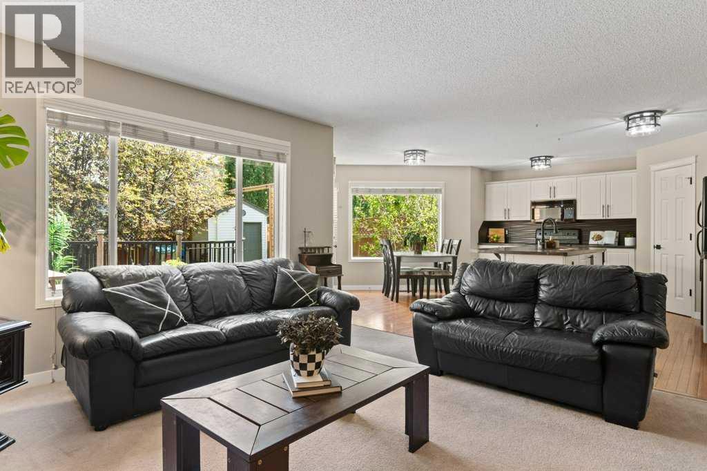 15 Valley Stream Circle Nw, Calgary, Alberta  T3B 5V9 - Photo 4 - A2322674