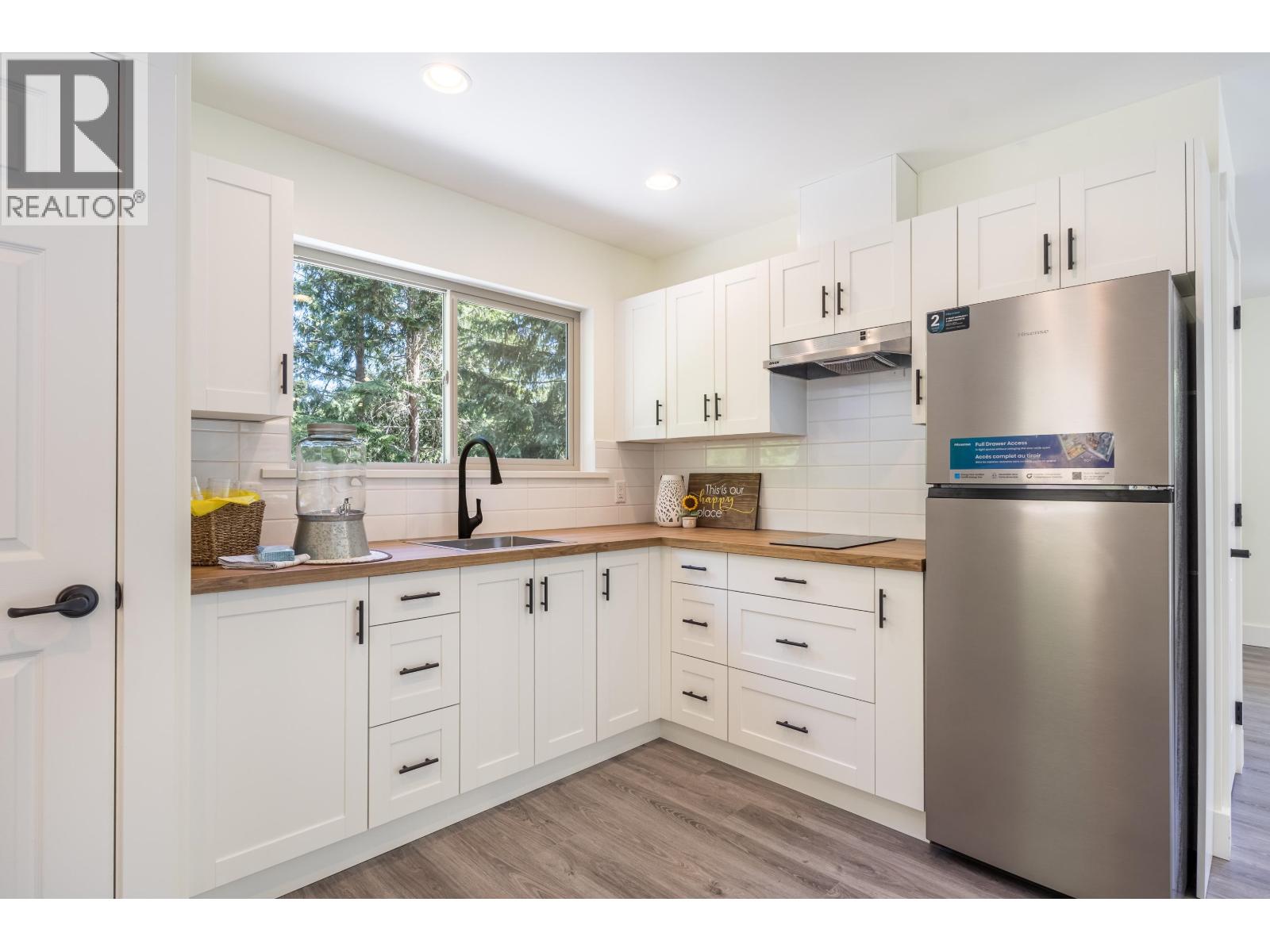 5823 Leaning Tree Road, Halfmoon Bay, British Columbia  V7Z 1C2 - Photo 33 - R3140508