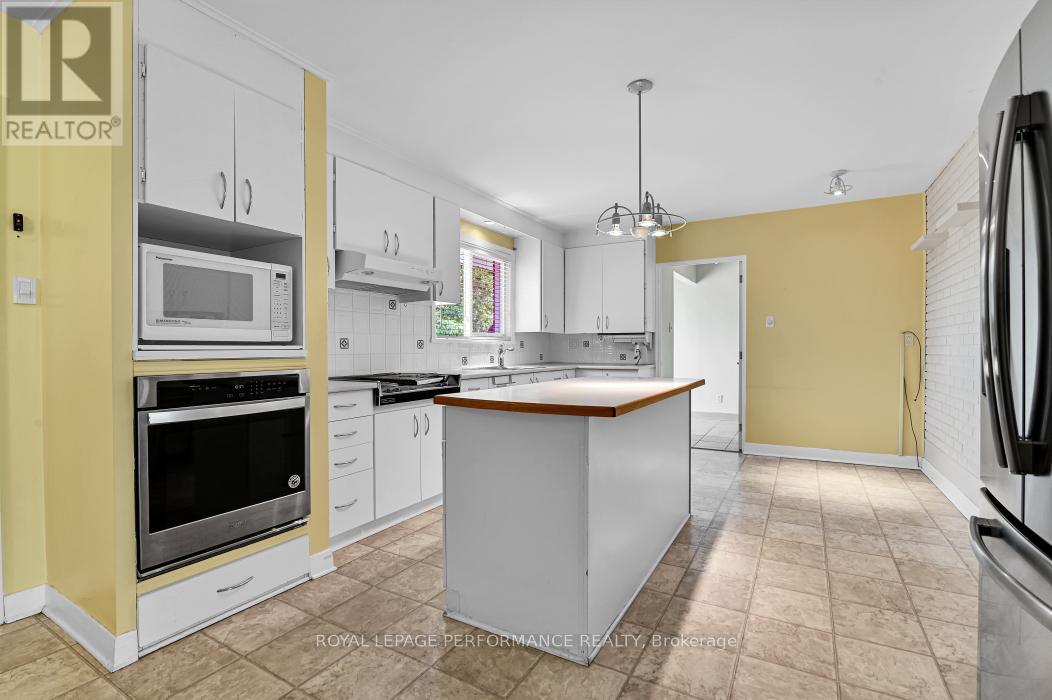 23 Elma Street, Ottawa, Ontario  K1T 3W8 - Photo 7 - X13498308