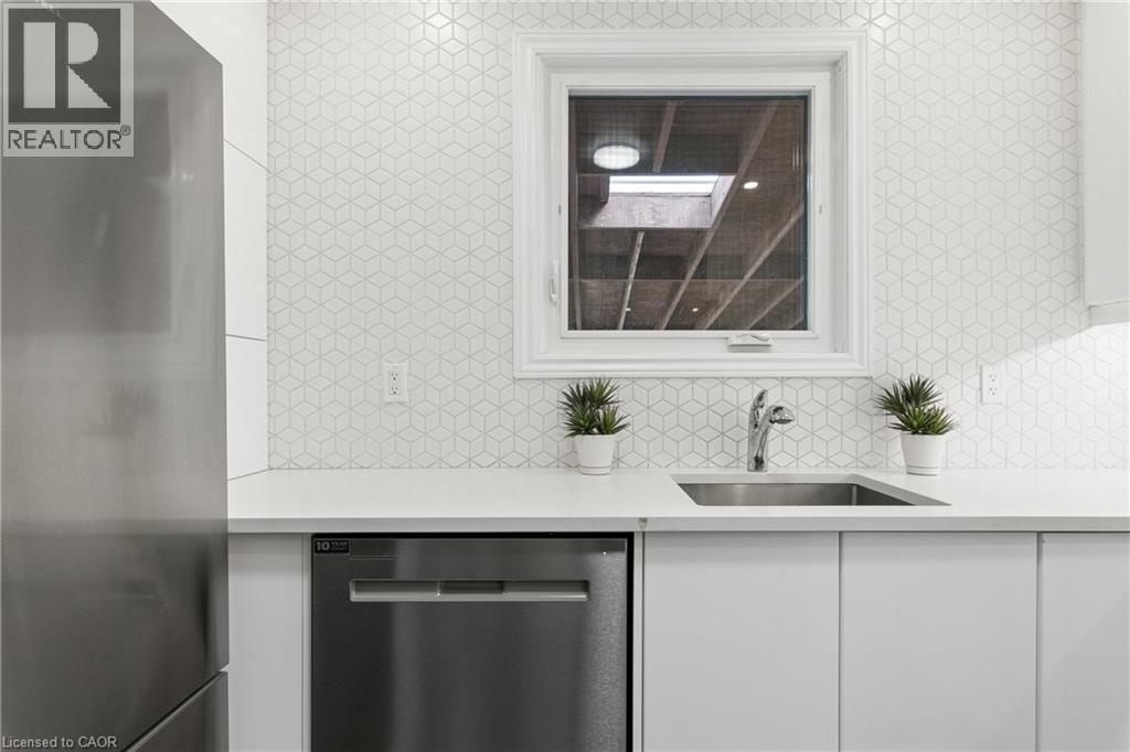209 Bedford Road, Kitchener, Ontario  N2G 3A5 - Photo 11 - 40840222