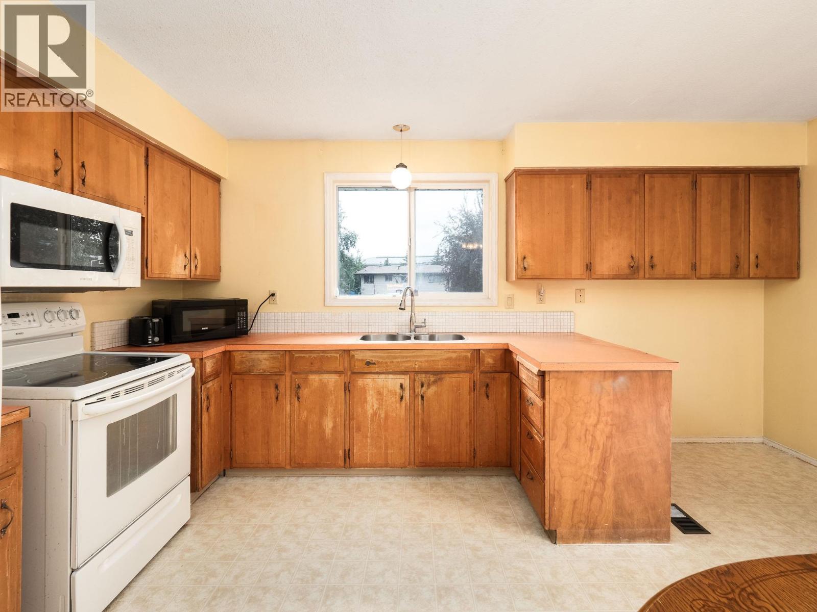1755 Irwin Street, Prince George, British Columbia  V2M 2Y6 - Photo 10 - R3137216