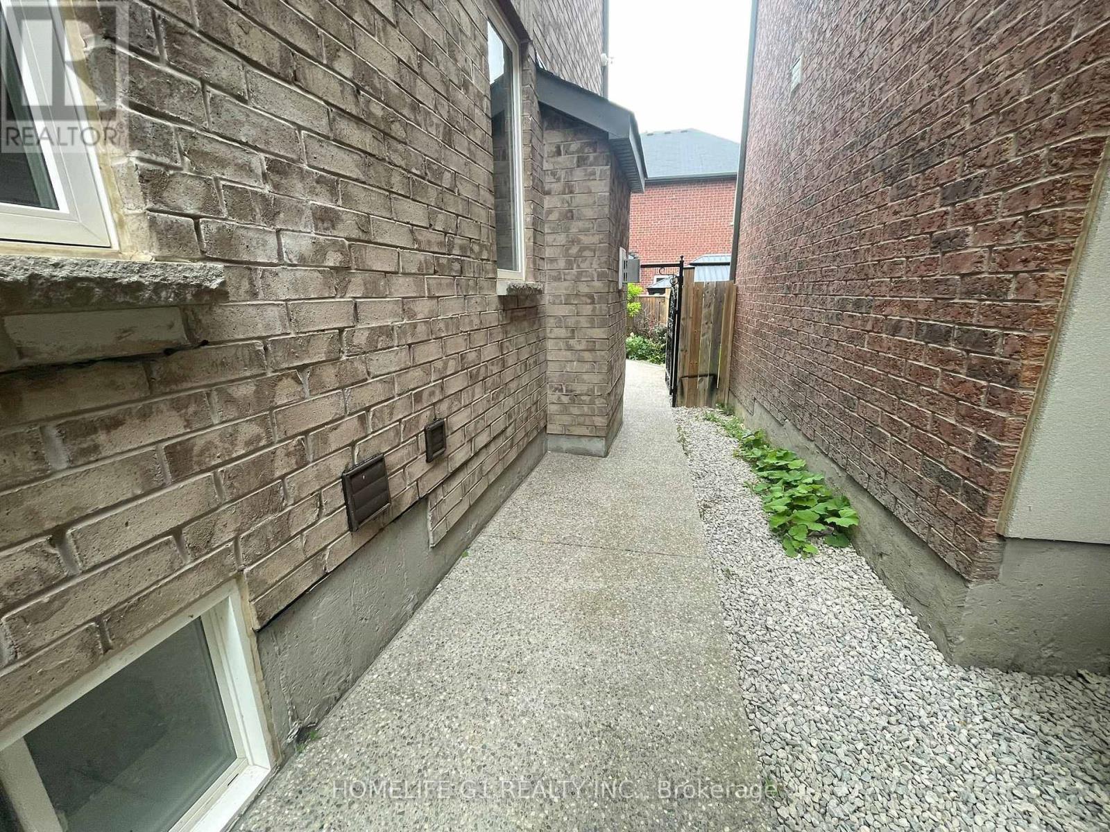 65 Lola Crescent, Brampton, Ontario  L7A 4J8 - Photo 15 - W13498330