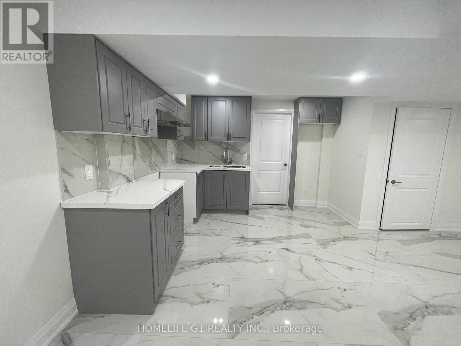 65 Lola Crescent, Brampton, Ontario  L7A 4J8 - Photo 3 - W13498330
