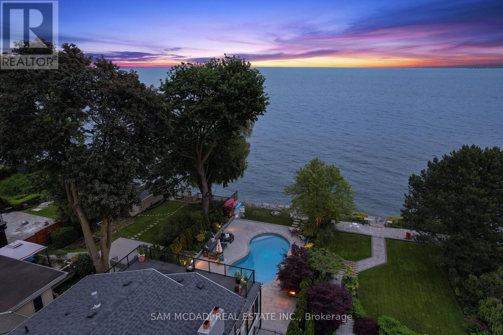 102 Cumberland Drive, Mississauga, Ontario  L5G 3M8 - Photo 3 - W13486670