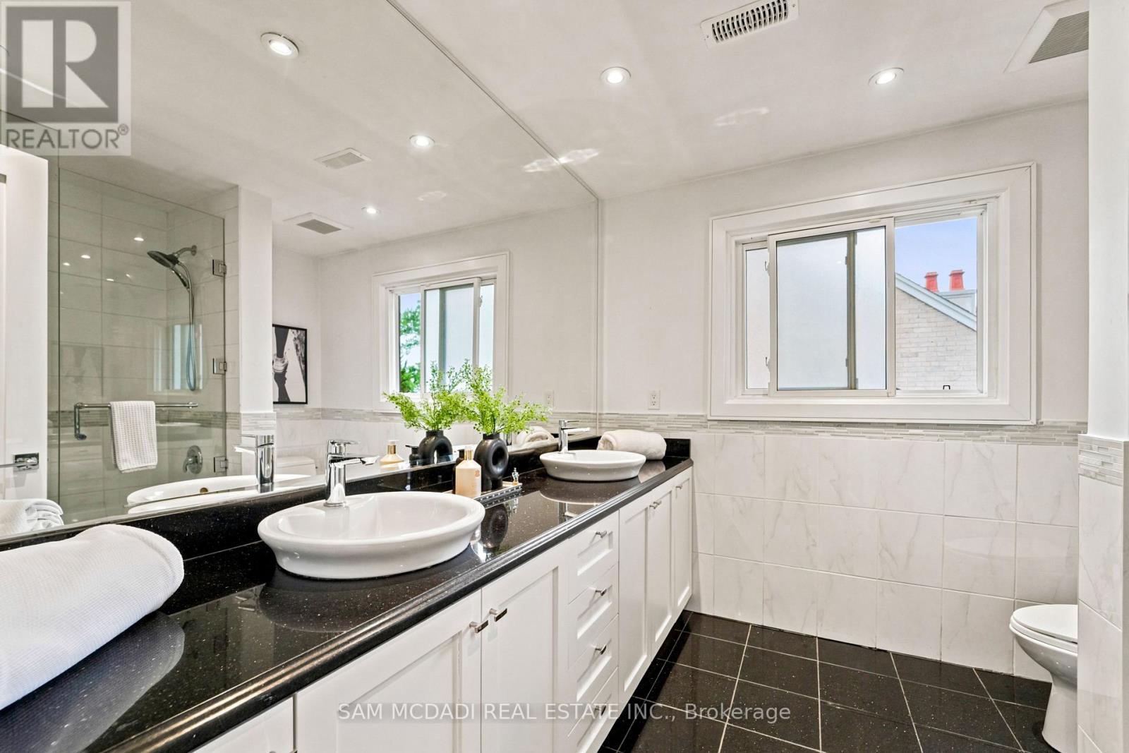 102 Cumberland Drive, Mississauga, Ontario  L5G 3M8 - Photo 38 - W13486670