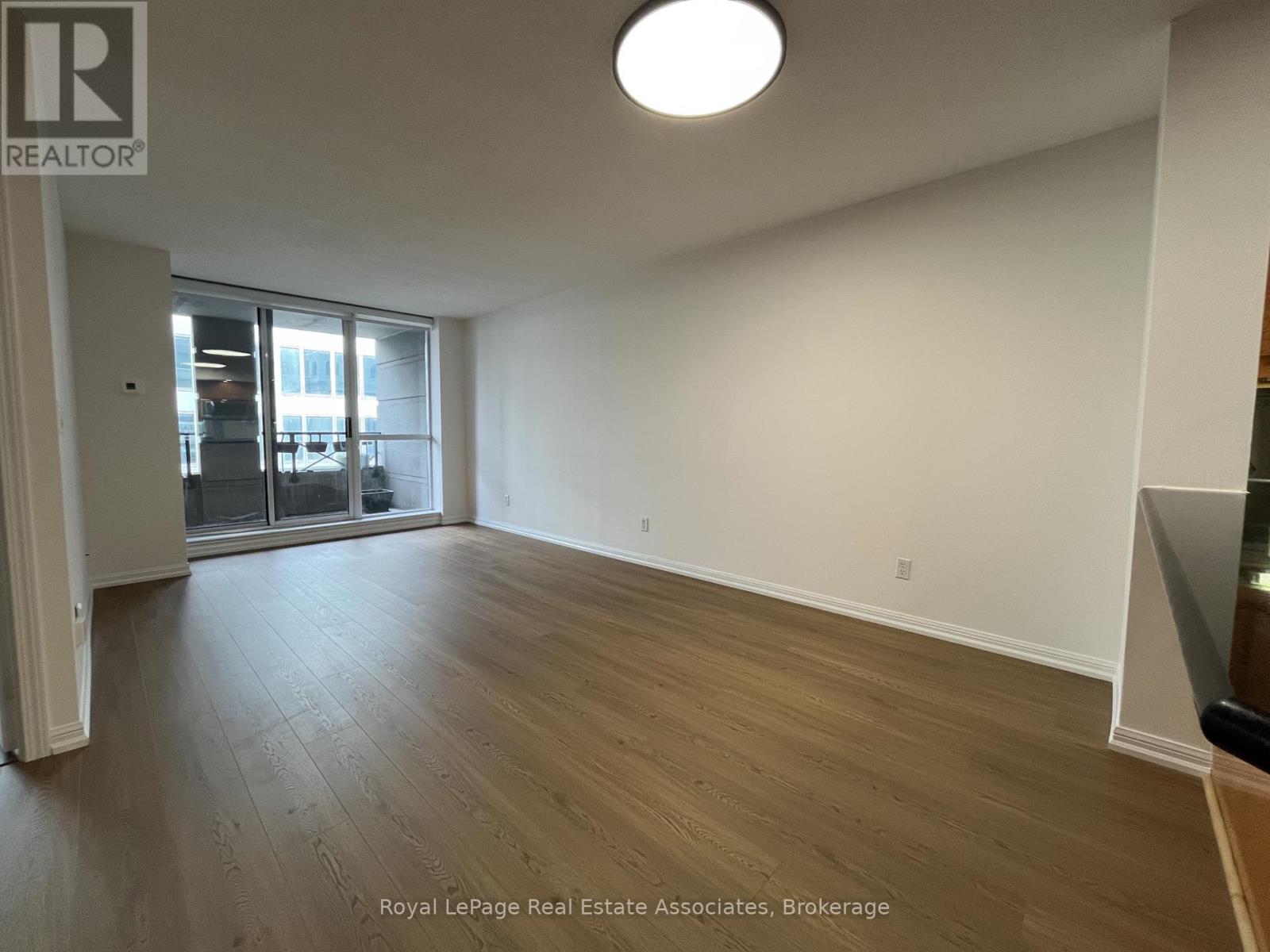 1512 - 140 SIMCOE STREET, Toronto, Ontario