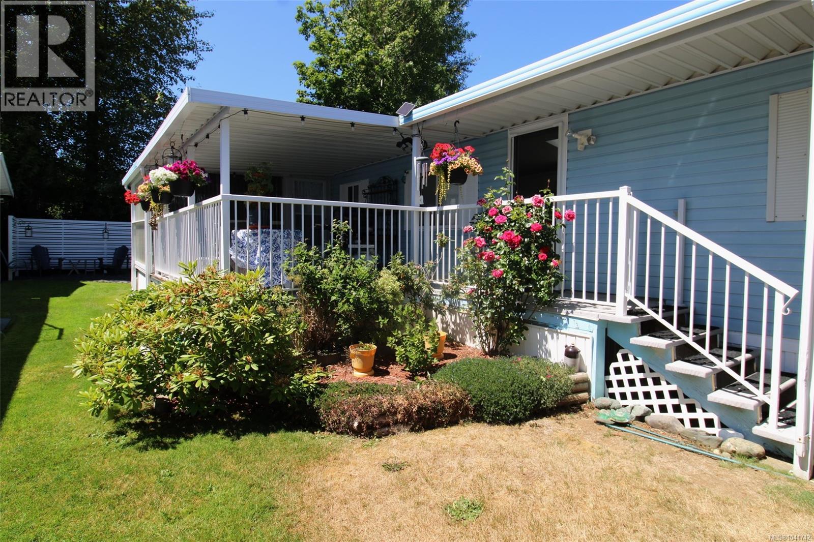 4 2140 20th St Courtenay British Columbia Canada V9N2G6 2