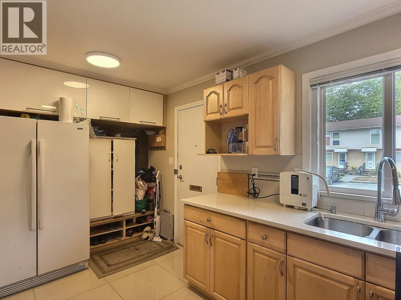 6878 Arlington Street, Vancouver, British Columbia  V5S 3N9 - Photo 3 - R3138767