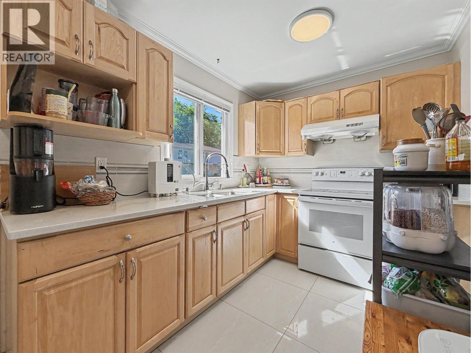 6878 Arlington Street, Vancouver, British Columbia  V5S 3N9 - Photo 2 - R3138767