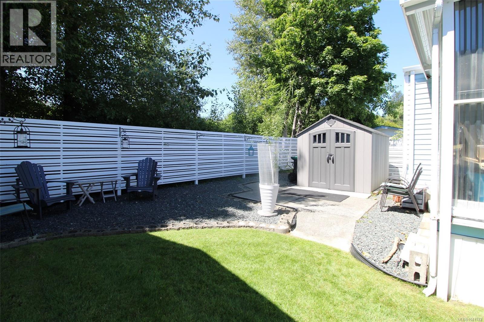 4 2140 20th St Courtenay British Columbia Canada V9N2G6 4