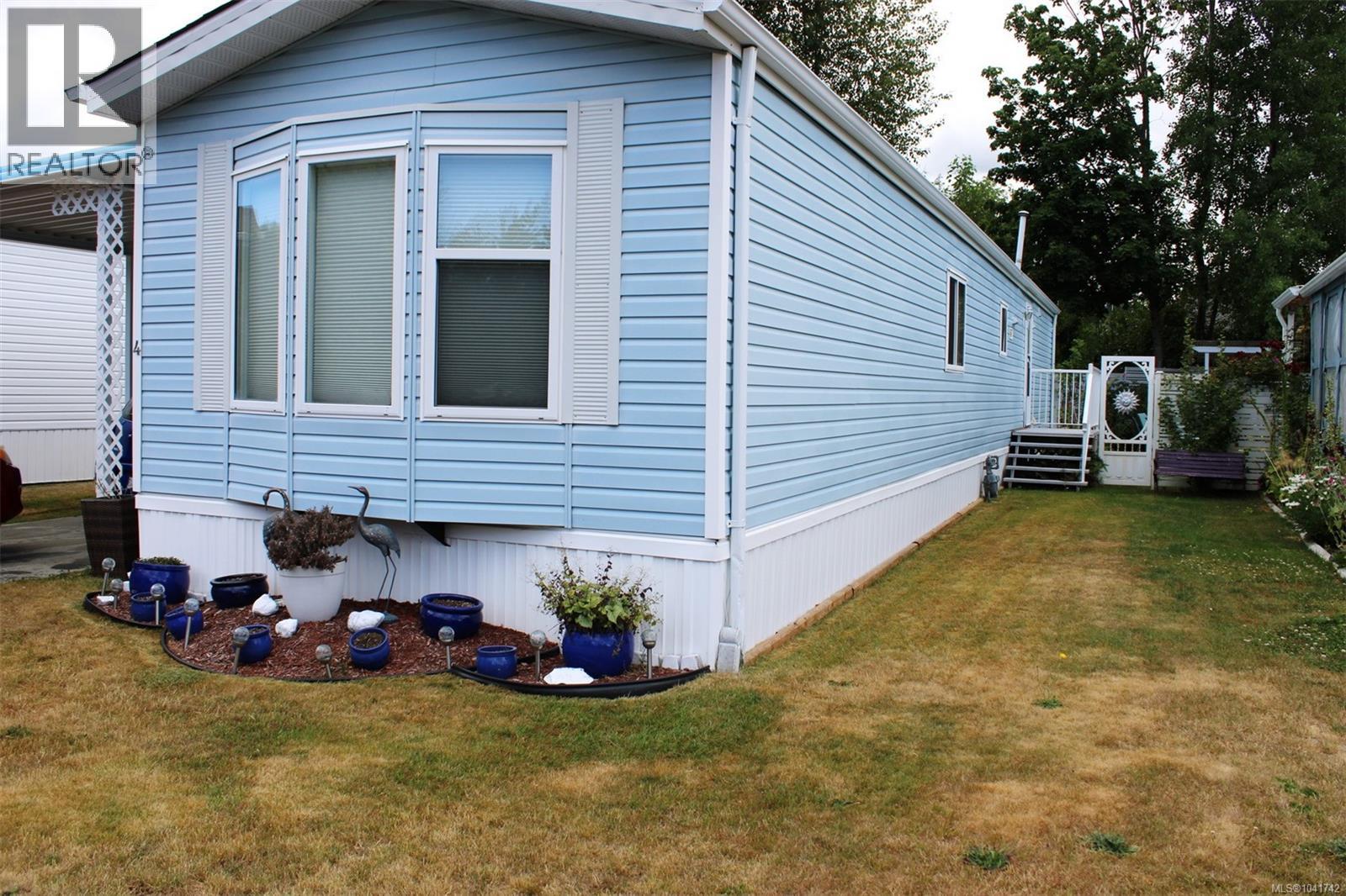 4 2140 20th St Courtenay British Columbia Canada V9N2G6 3