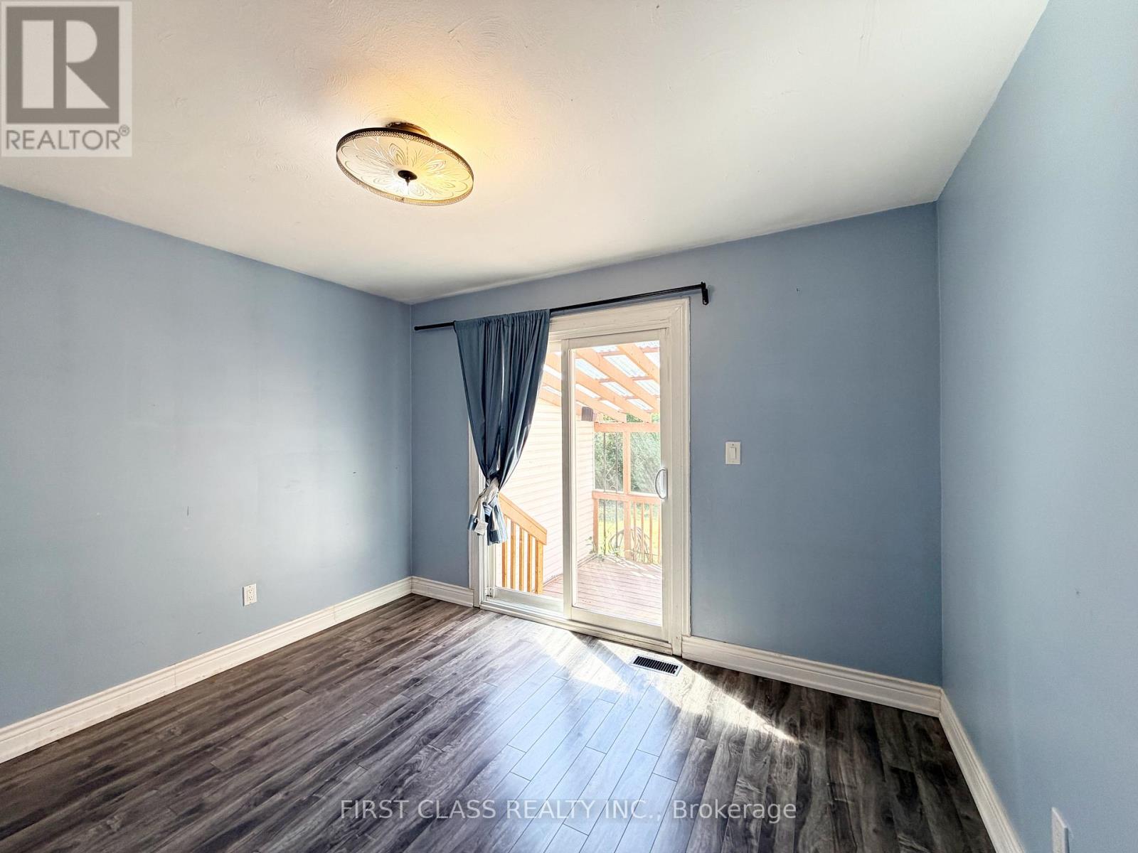15 Leahann Drive, Toronto, Ontario  M1P 1B6 - Photo 12 - E13498378