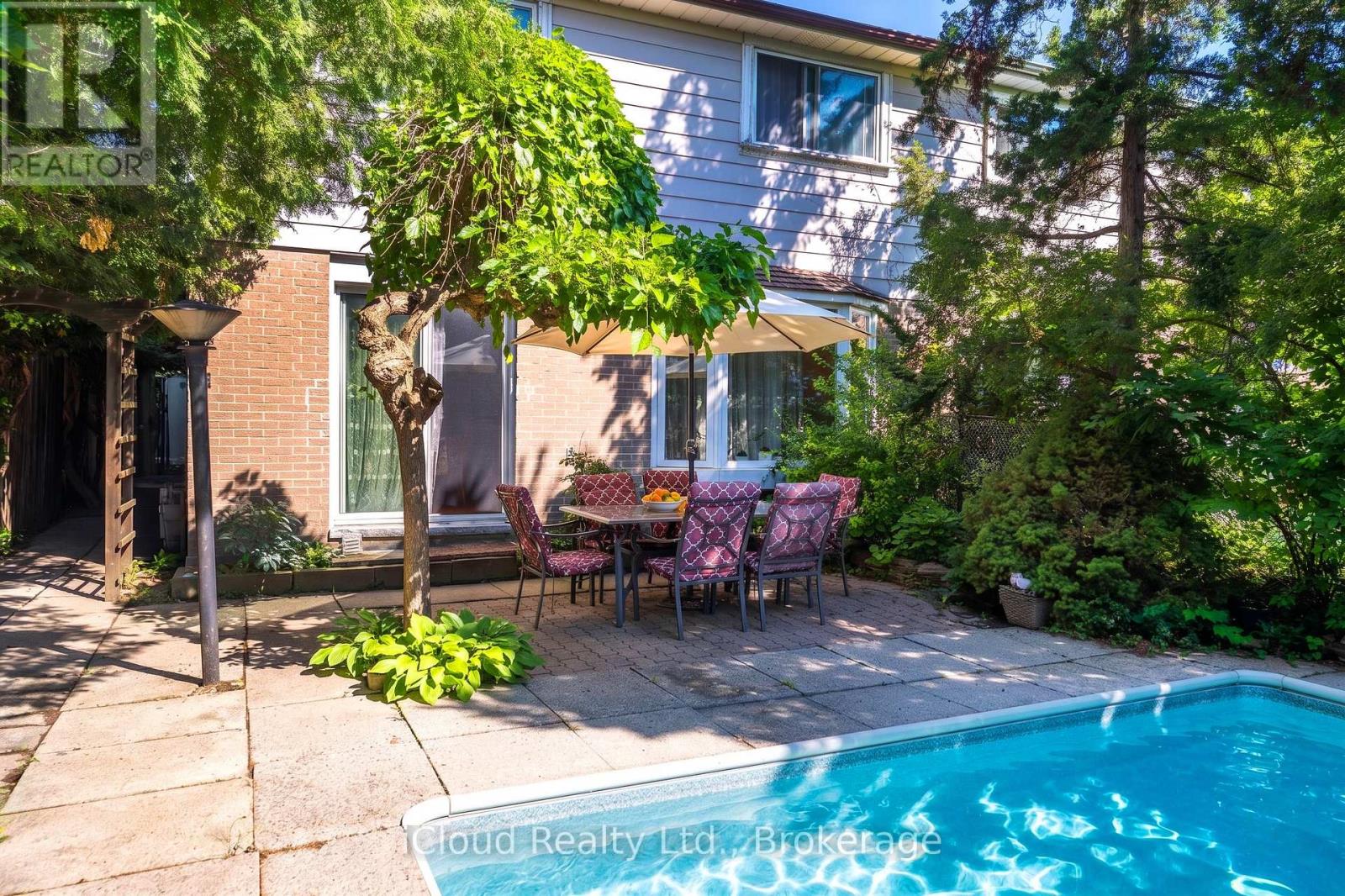 1704 Oberon Crescent, Mississauga, Ontario  L4X 2K8 - Photo 32 - W13490872