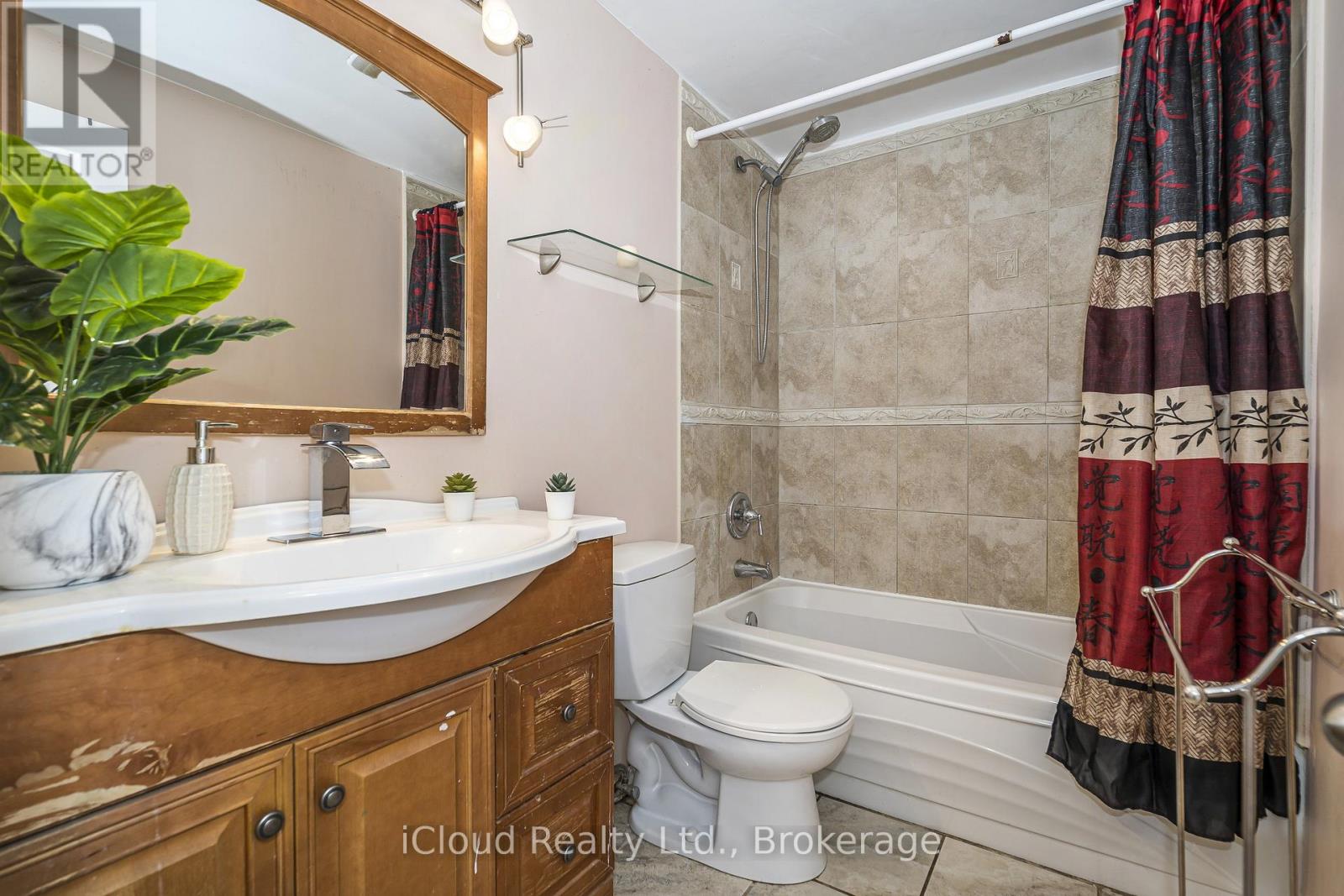 1704 Oberon Crescent, Mississauga, Ontario  L4X 2K8 - Photo 20 - W13490872