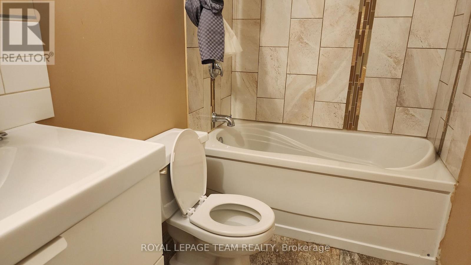 1013 Cadboro Road, Ottawa, Ontario  K1J 8C8 - Photo 28 - X13498408