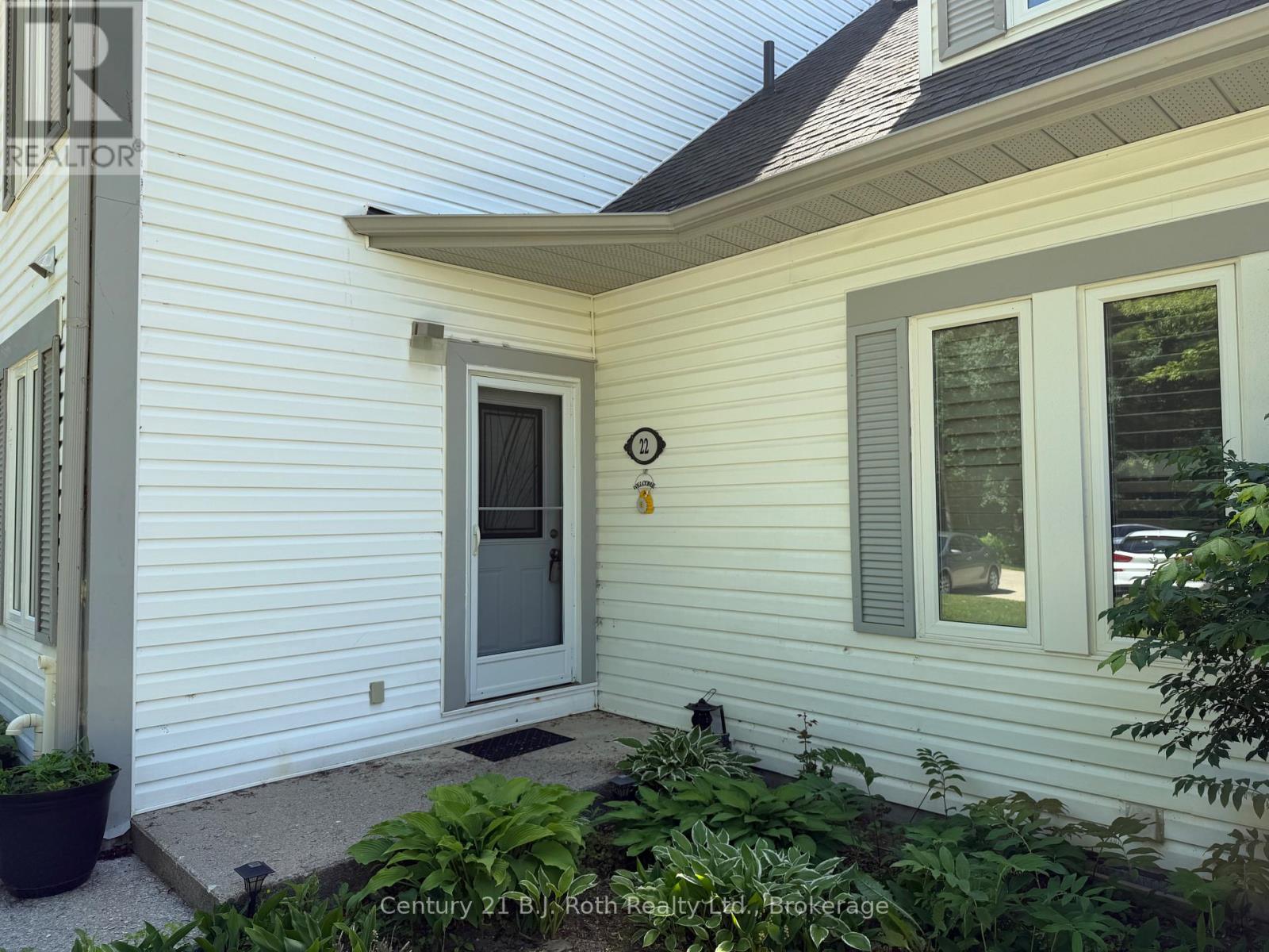 B7 - 22 Wasaga Woods Circle, Wasaga Beach, Ontario  L9Z 2N1 - Photo 4 - S13483042