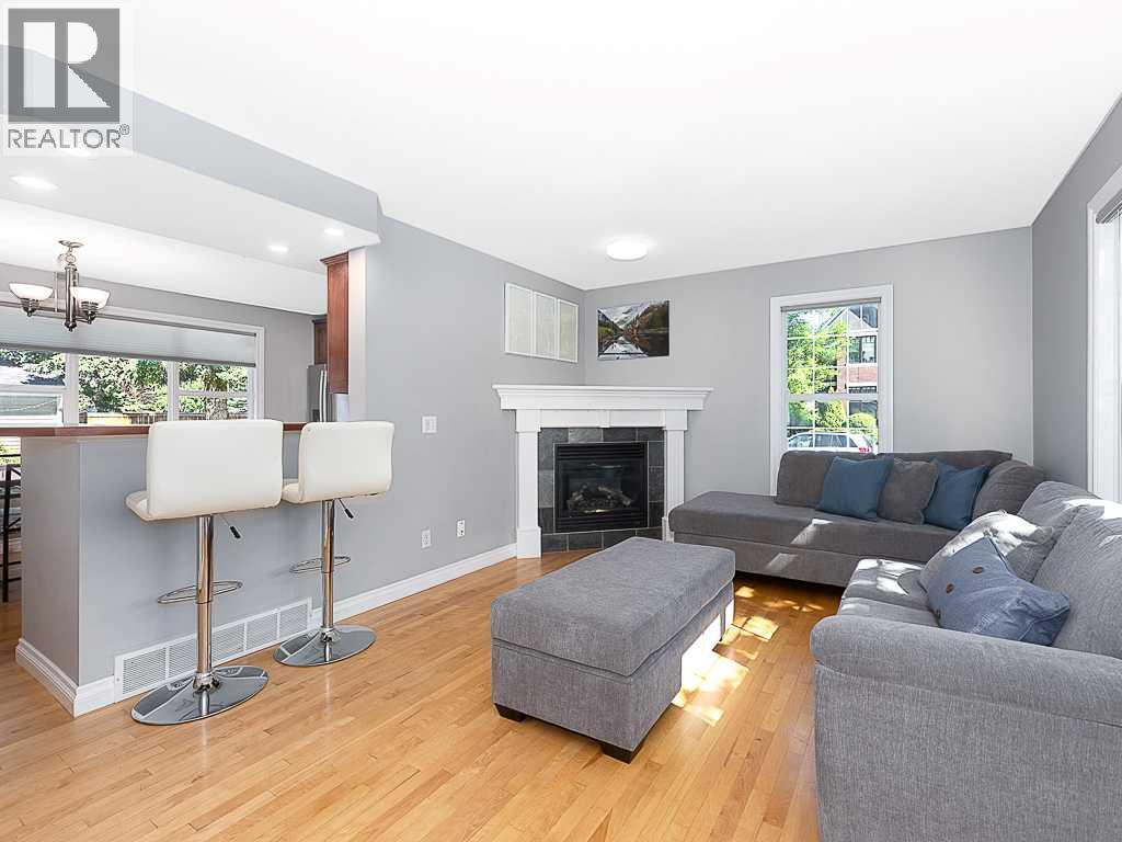 81 Somme Manor SW, Calgary, Alberta  T2T 6J3 - Photo 3 - A2323999