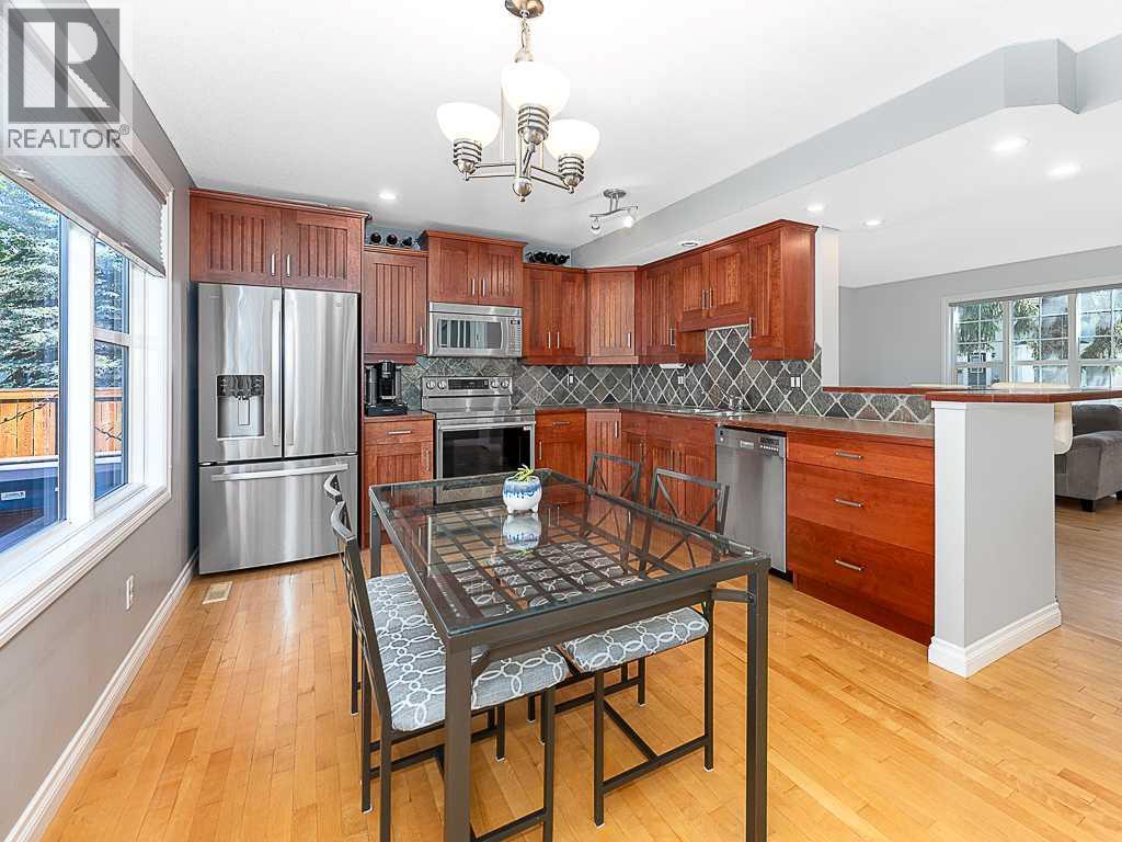 81 Somme Manor SW, Calgary, Alberta  T2T 6J3 - Photo 7 - A2323999