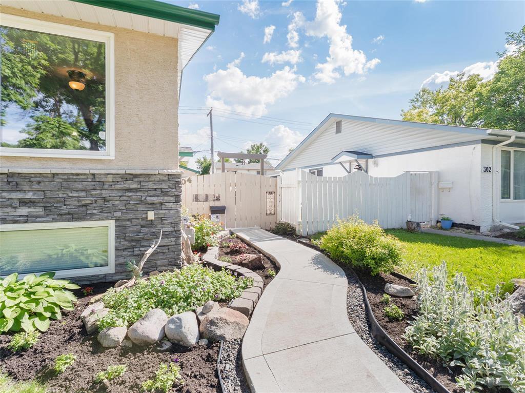 304 Dowling Avenue E, Winnipeg, Manitoba  R2C 3K7 - Photo 1 - 202615127
