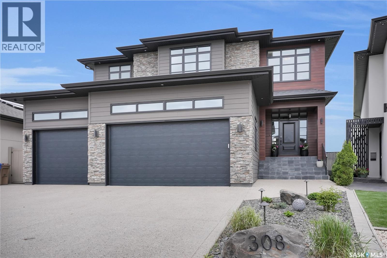 308 Brookview Drive, Regina, Saskatchewan  S4Y 0B2 - Photo 2 - SK038710