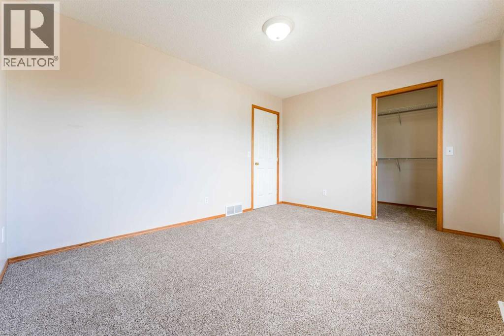59 Erin Grove SE, Calgary, Alberta  T2B 3L1 - Photo 12 - A2323252