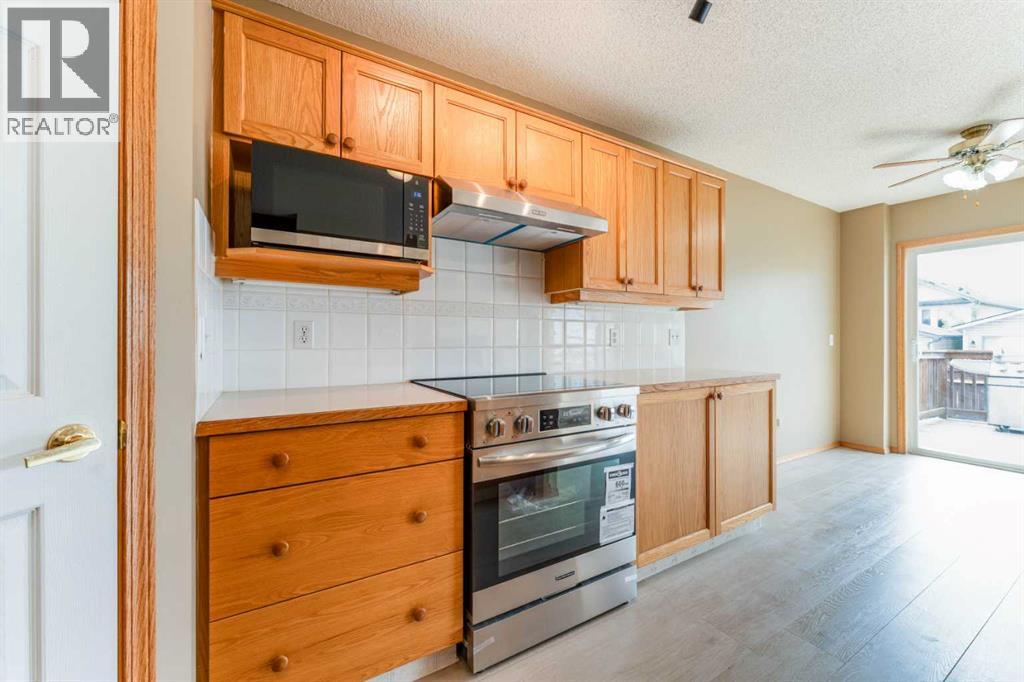 59 Erin Grove SE, Calgary, Alberta  T2B 3L1 - Photo 8 - A2323252
