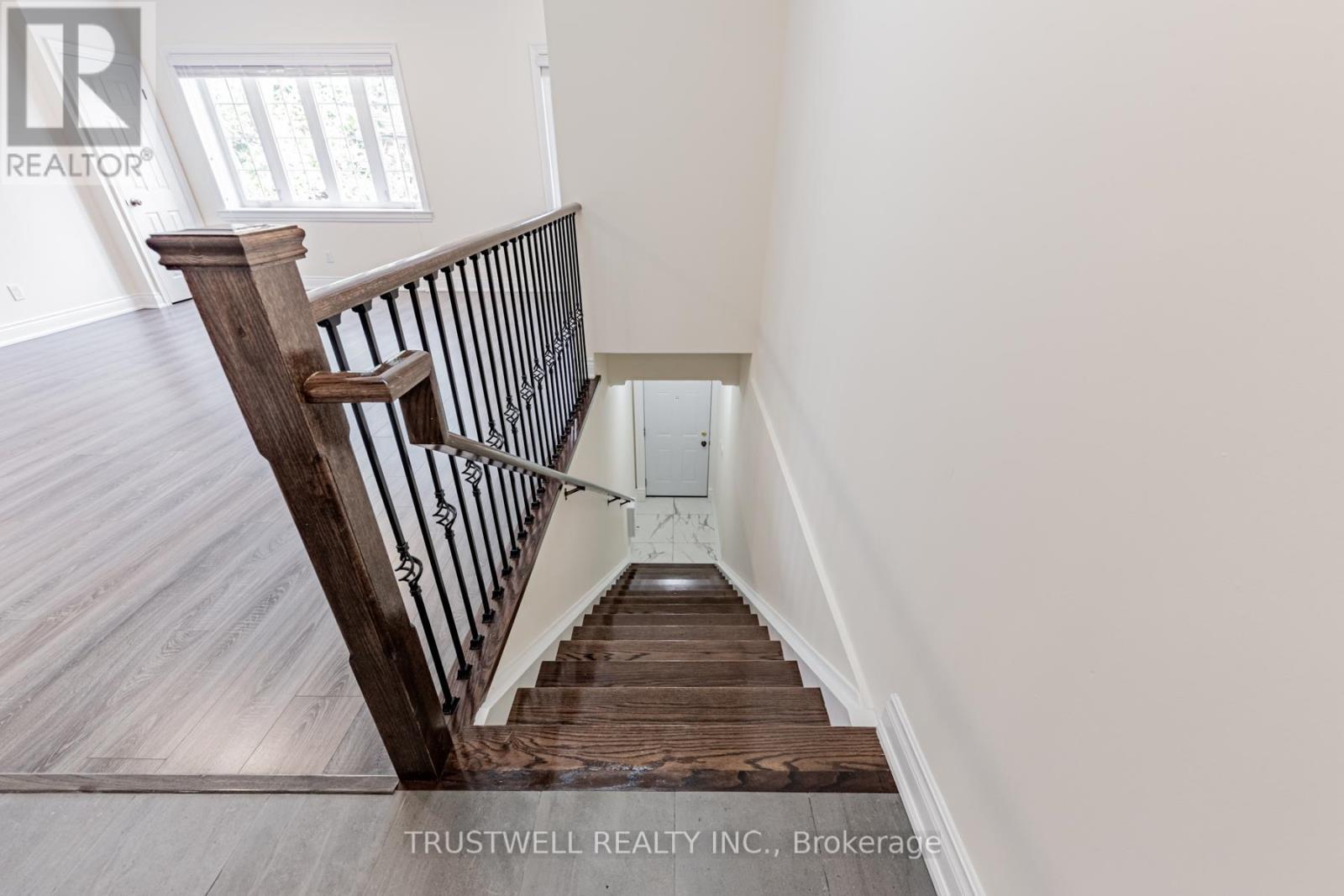 142 Borden Street, Toronto, Ontario  M5S 2N3 - Photo 4 - C13498482
