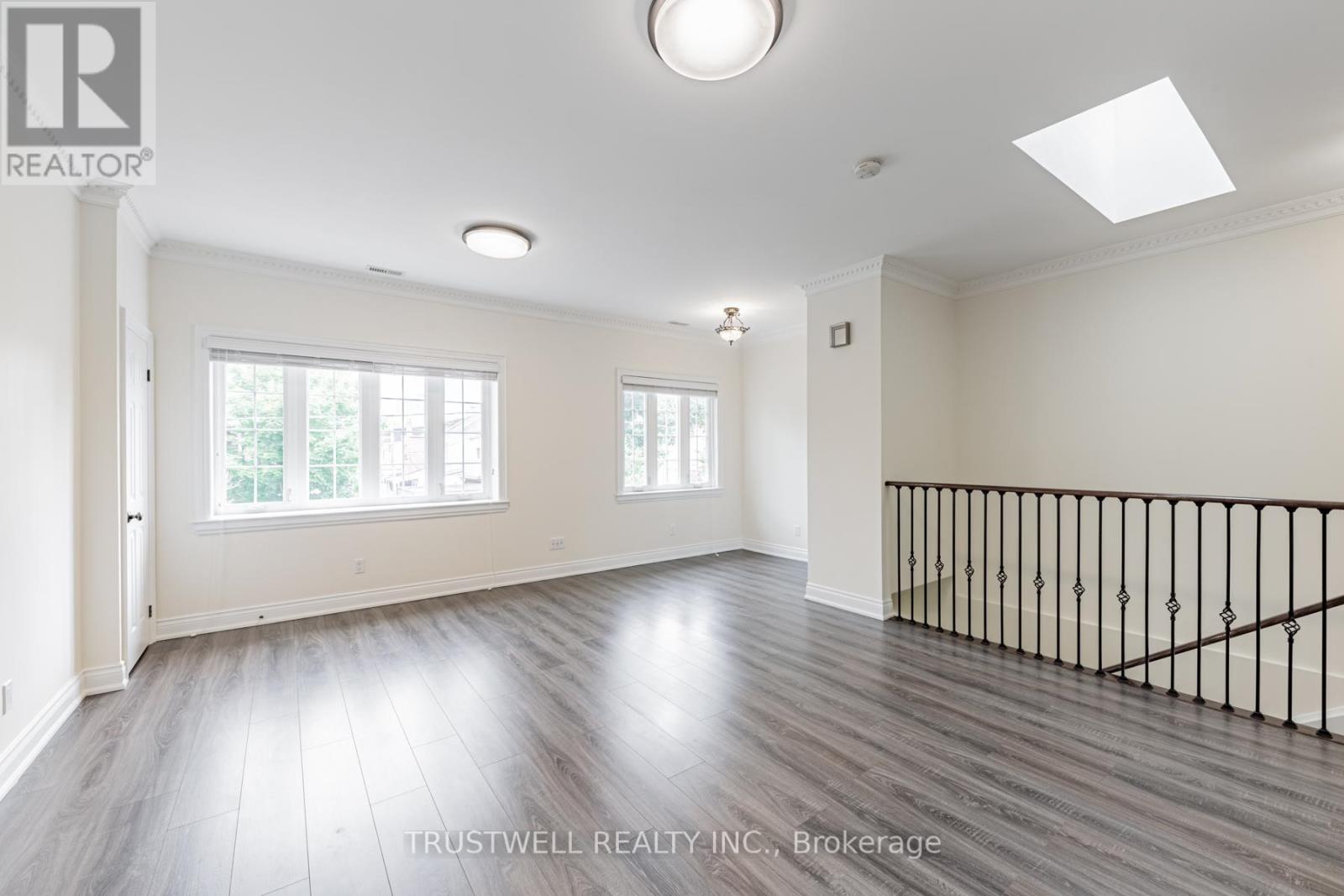 142 Borden Street, Toronto, Ontario  M5S 2N3 - Photo 5 - C13498482