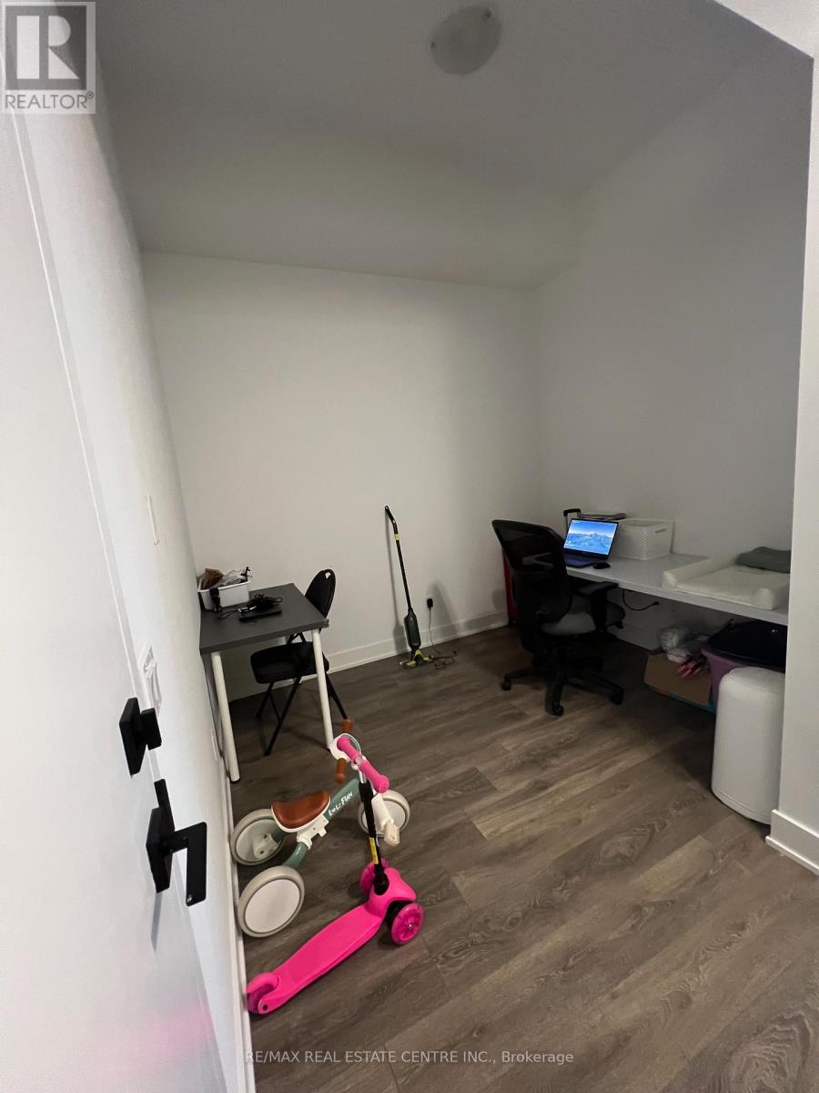 408 - 2481 Taunton Road, Oakville, Ontario  L6H 3R7 - Photo 6 - W13498478