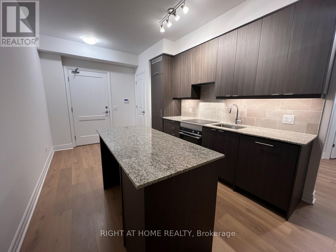 30 Elm Drive W, Mississauga, Ontario  L5B 0N6 - Photo 4 - W13498514
