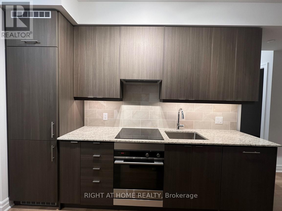 30 Elm Drive W, Mississauga, Ontario  L5B 0N6 - Photo 5 - W13498514