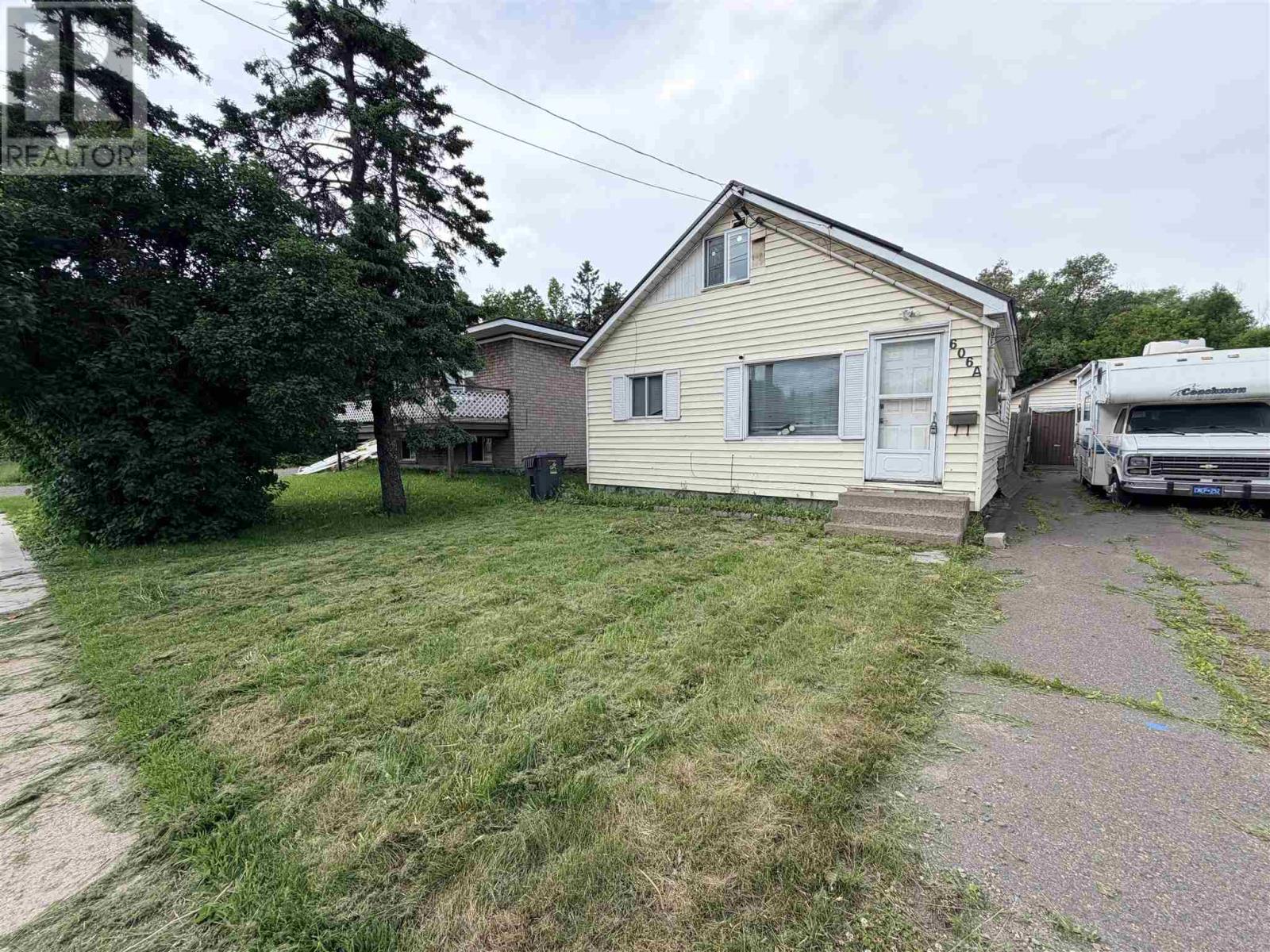 606a Douglas St, Sault Ste. Marie, Ontario  P6C 1V4 - Photo 2 - SM261500