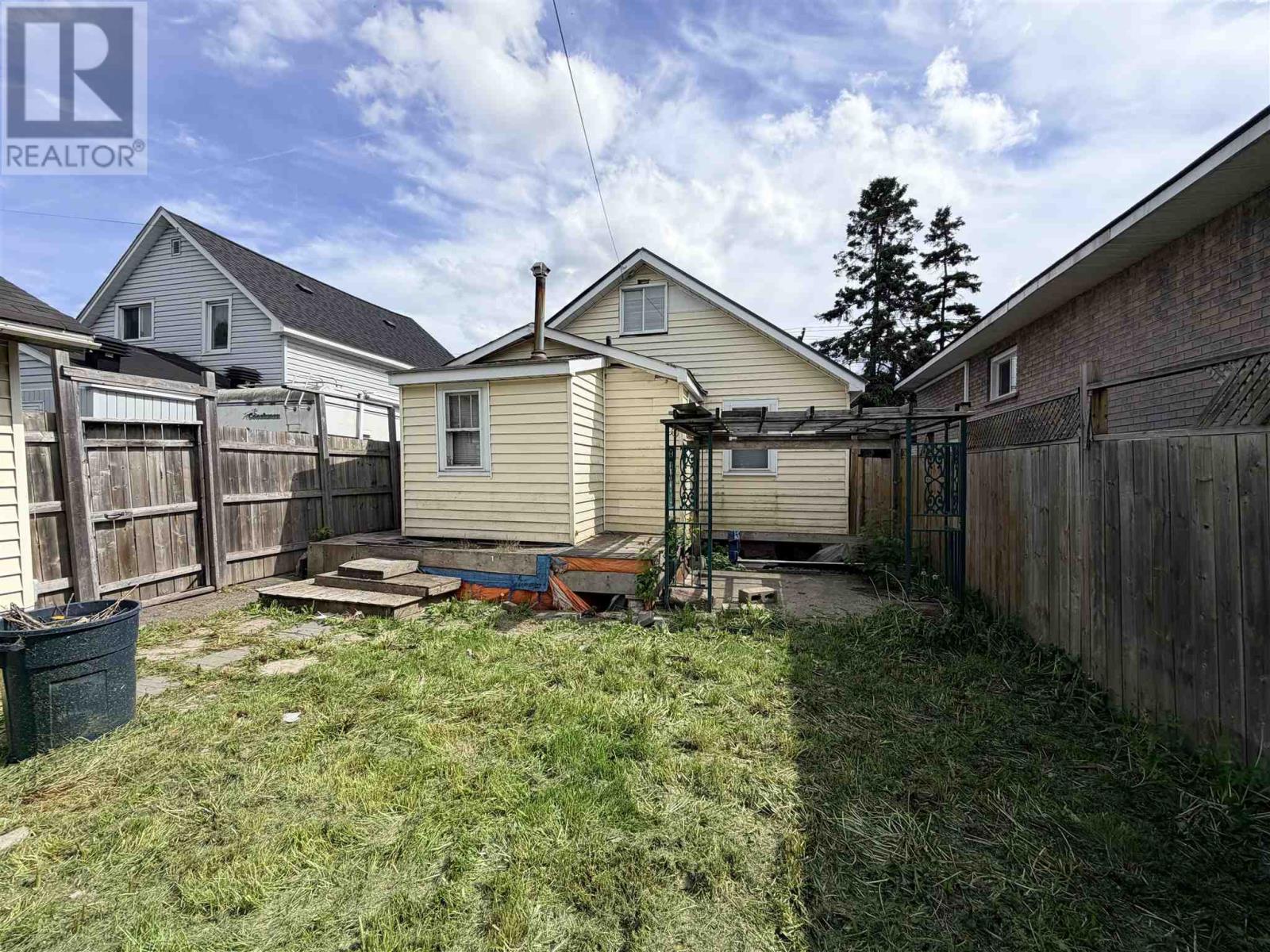 606a Douglas St, Sault Ste. Marie, Ontario  P6C 1V4 - Photo 4 - SM261500
