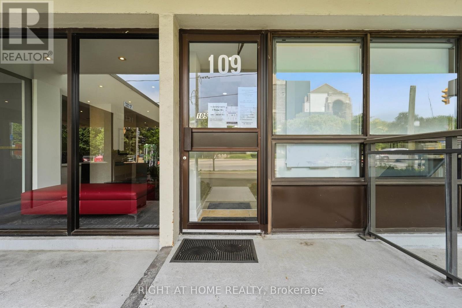 109 - 235 St Clair Avenue W, Toronto, Ontario  M4V 1R4 - Photo 4 - C13444372