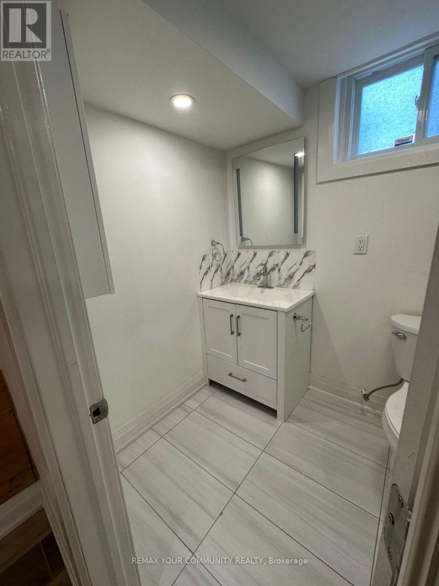 2 Pinemore Crescent, Toronto, Ontario  M3A 1W6 - Photo 20 - C13493476