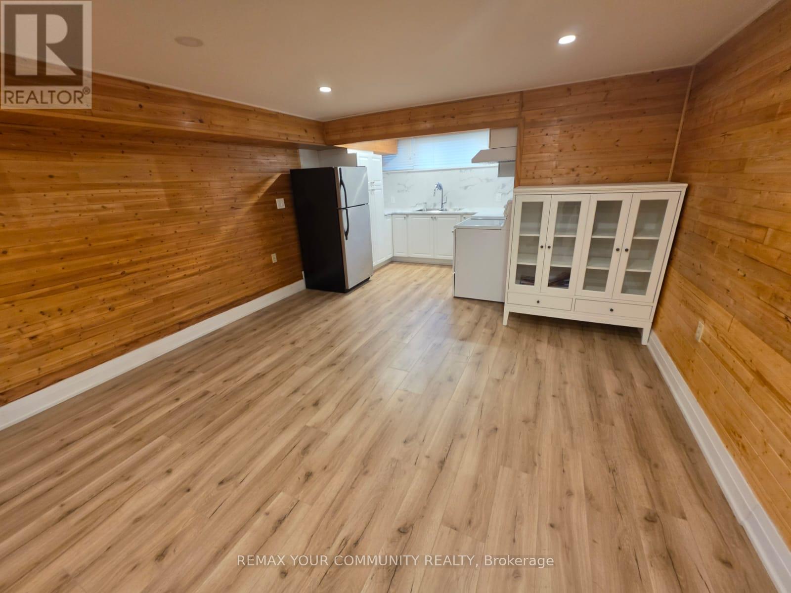 2 Pinemore Crescent, Toronto, Ontario  M3A 1W6 - Photo 11 - C13493476