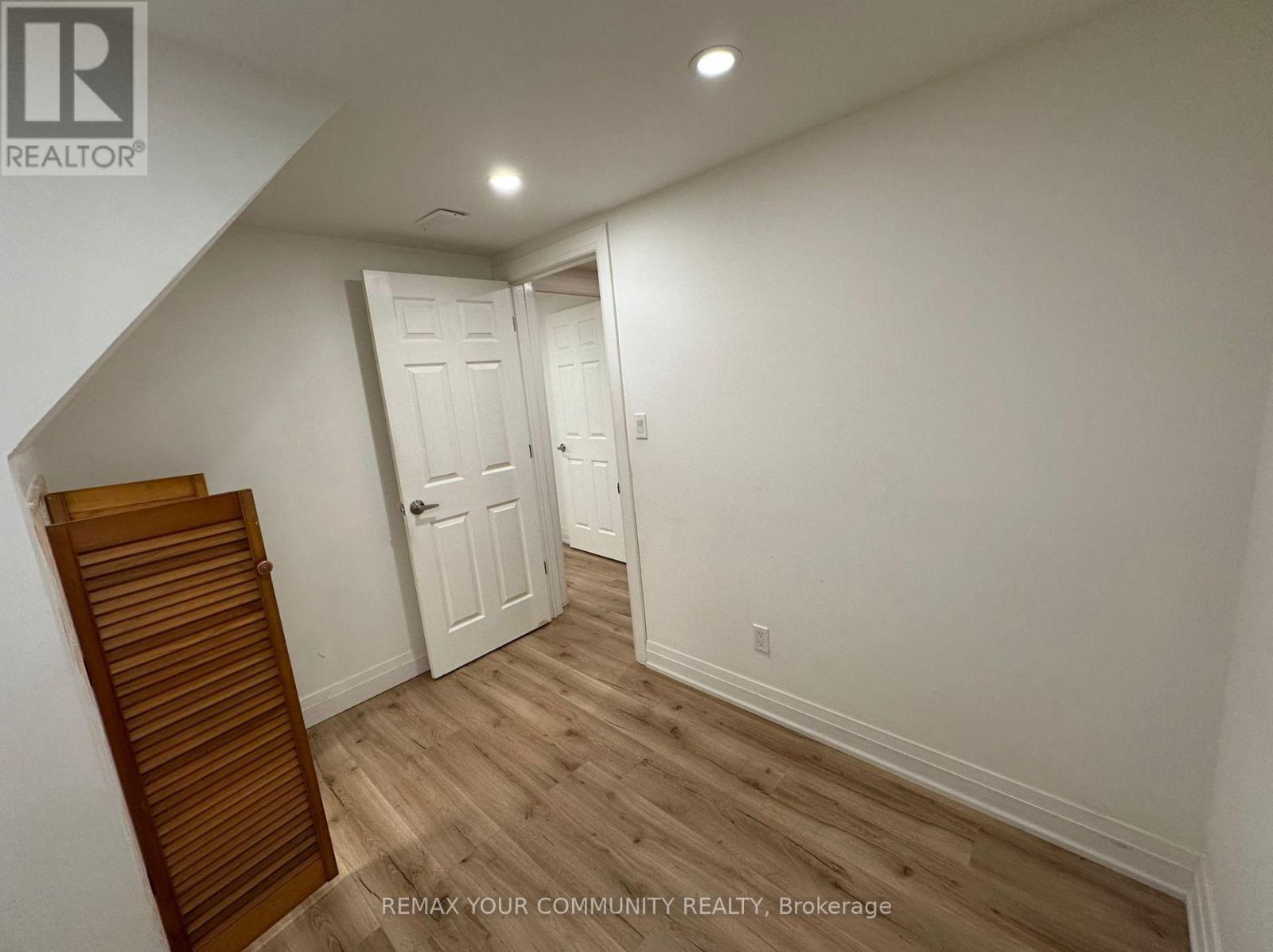 2 Pinemore Crescent, Toronto, Ontario  M3A 1W6 - Photo 27 - C13493476