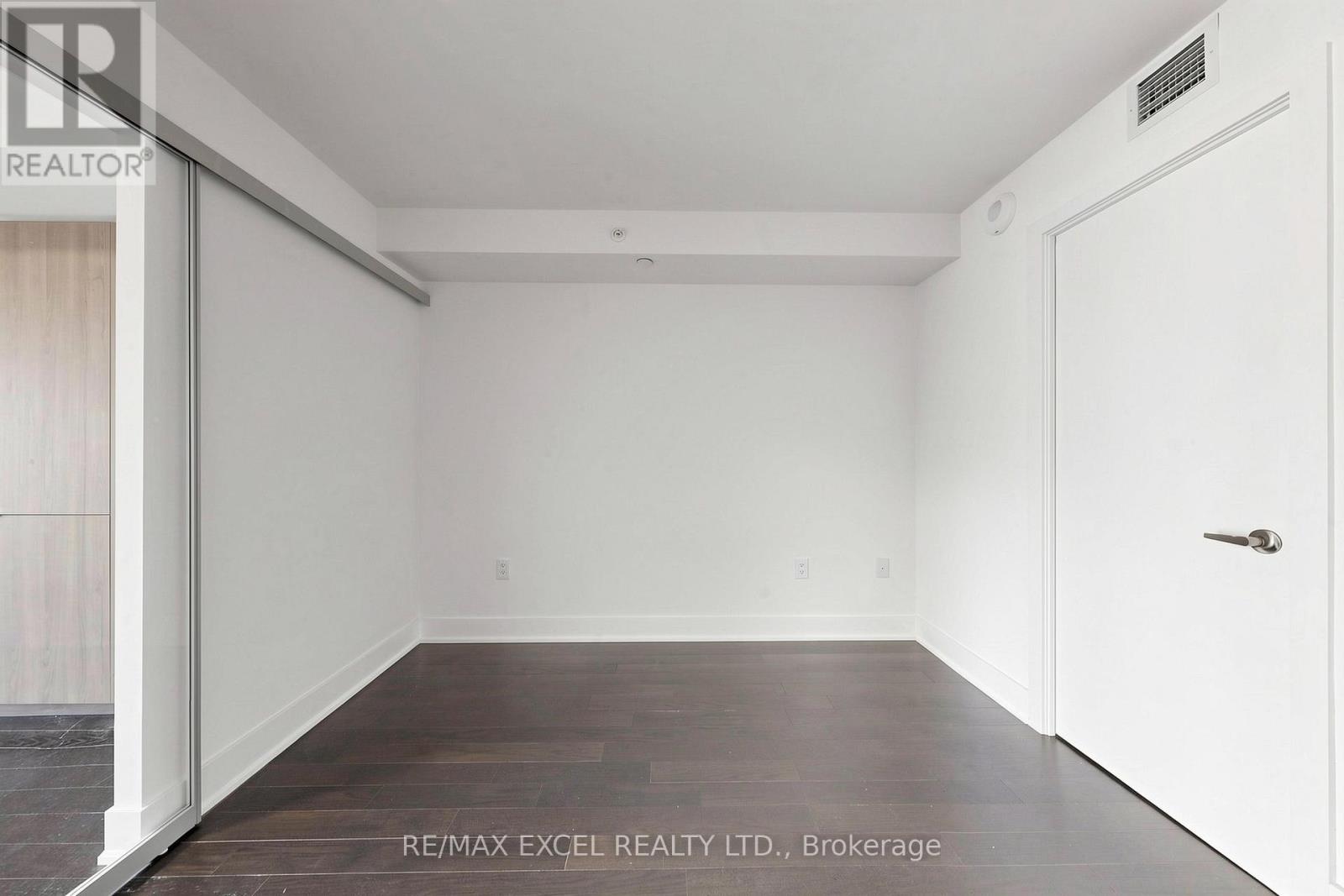 1408 - 955 Bay Street, Toronto, Ontario  M5S 0C6 - Photo 17 - C13498568