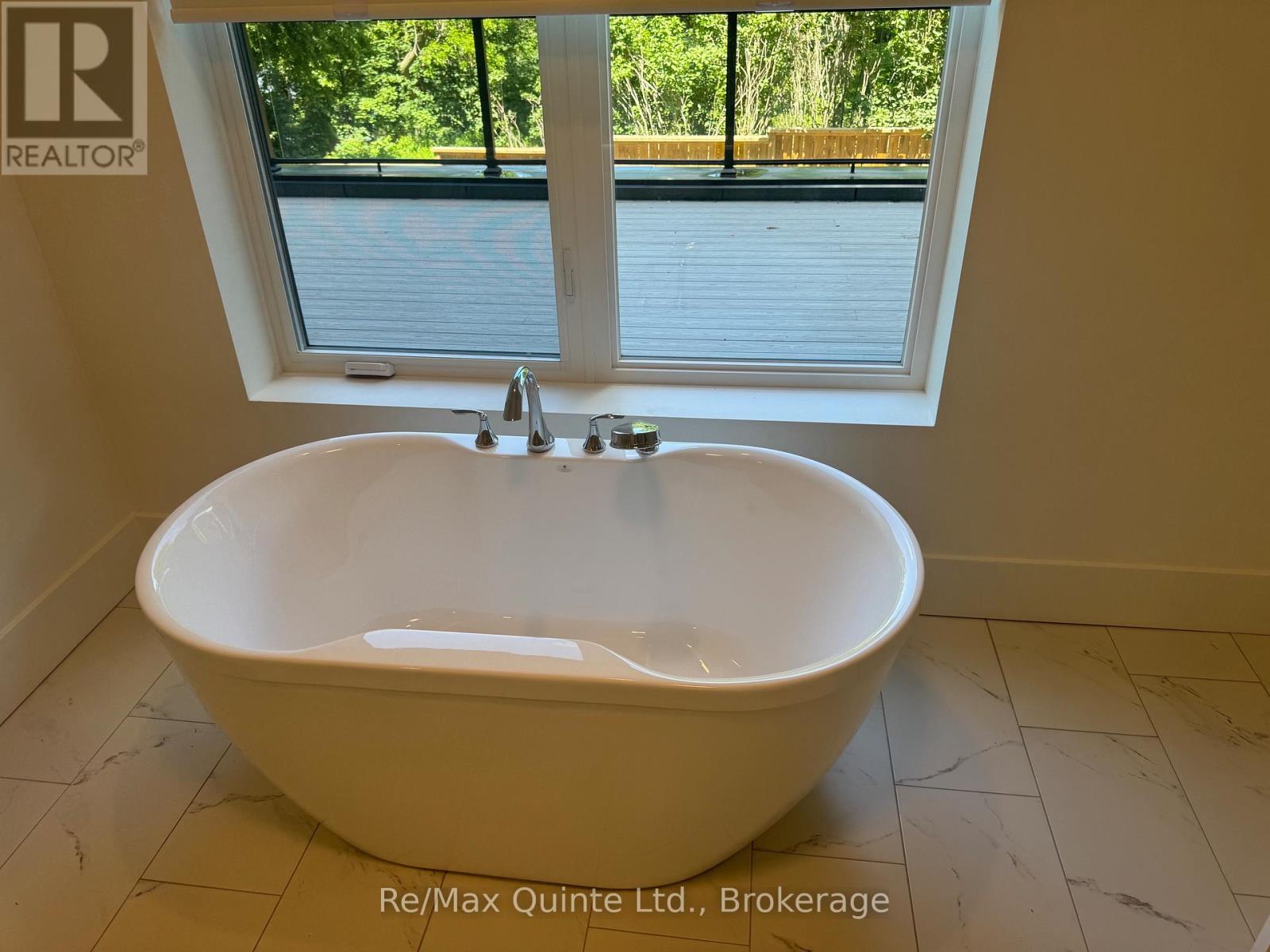 102 - 12 Clara Drive, Prince Edward County, Ontario  K0K 2T0 - Photo 6 - X13493414
