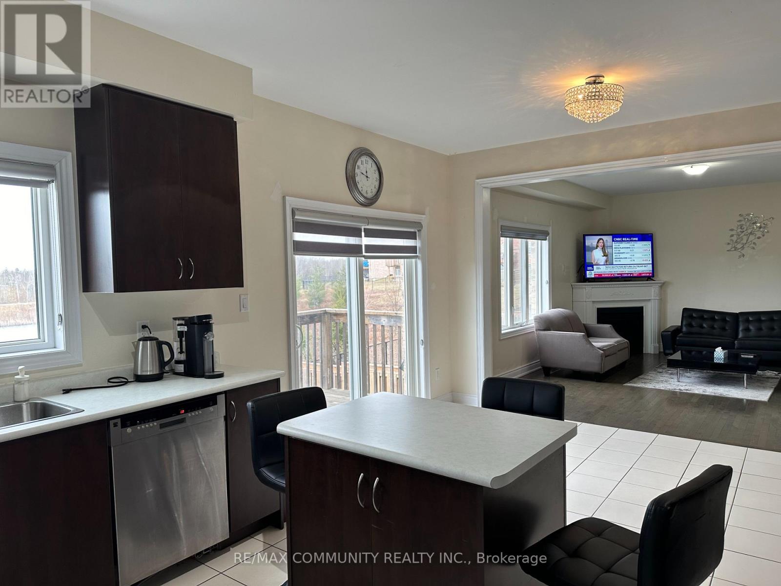 1345 Bardeau Street, Innisfil, Ontario  L0L 1W0 - Photo 9 - N13498588