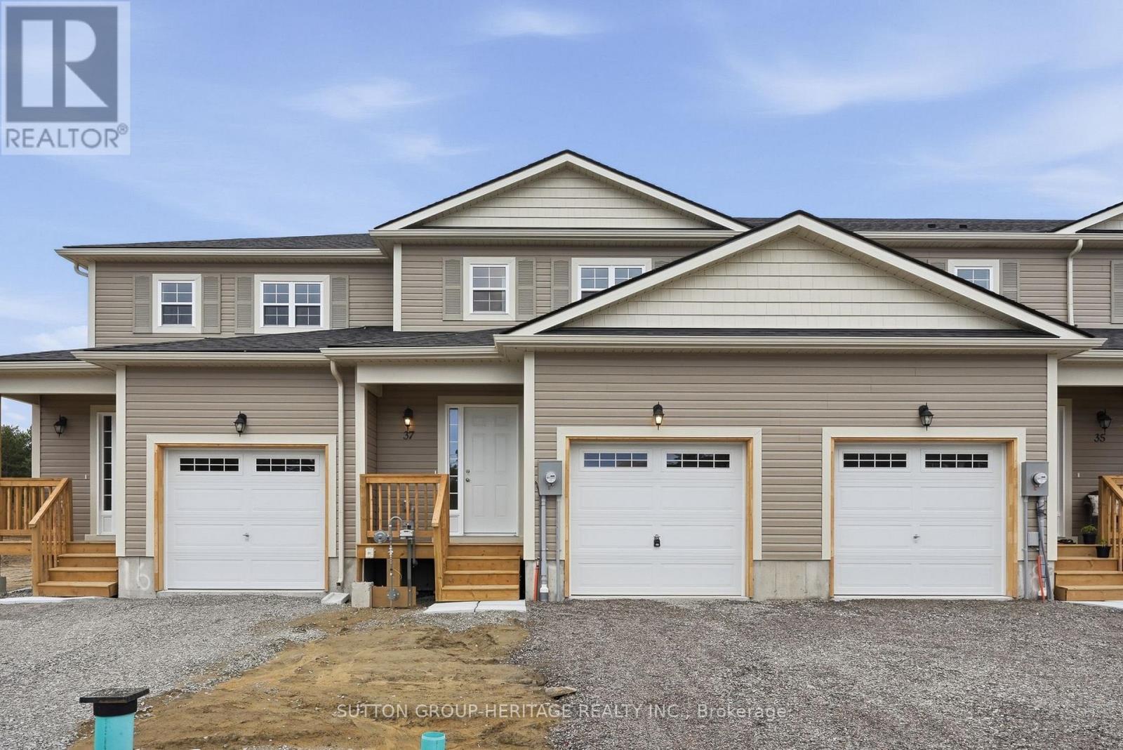 37 Mcconnell Crescent, Bracebridge, Ontario  P1L 0N7 - Photo 2 - X13454470