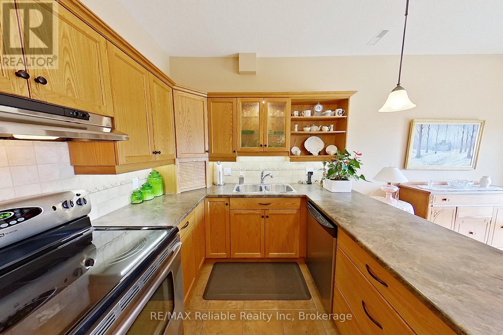 15 Bayfield Mews Lane, Bluewater, Ontario  N0M 1G0 - Photo 17 - X12887498