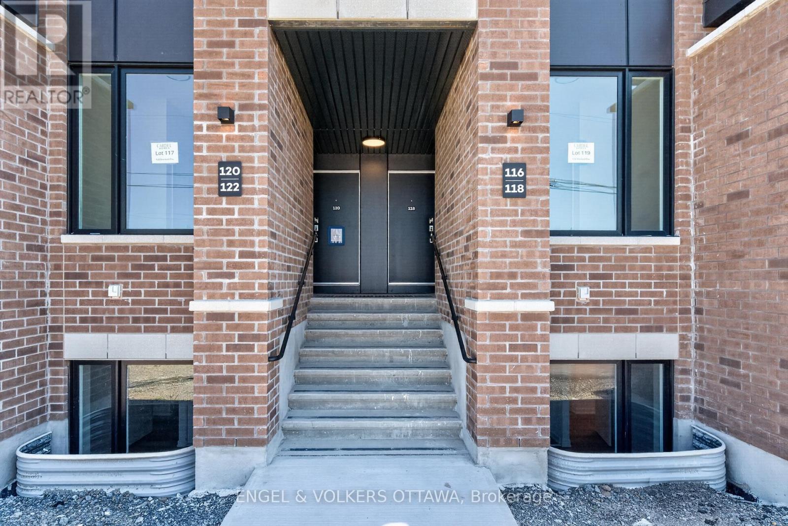 120 Stardust Private, Ottawa, Ontario  K1T 3W6 - Photo 2 - X13498616