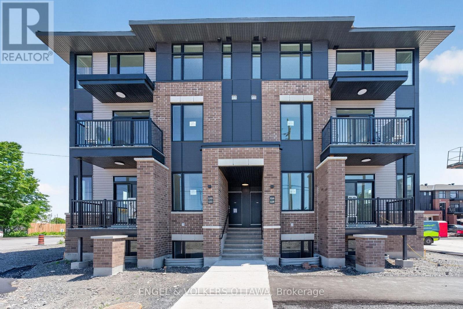 122 Stardust Private, Ottawa, Ontario  K1T 3W6 - Photo 2 - X13498634
