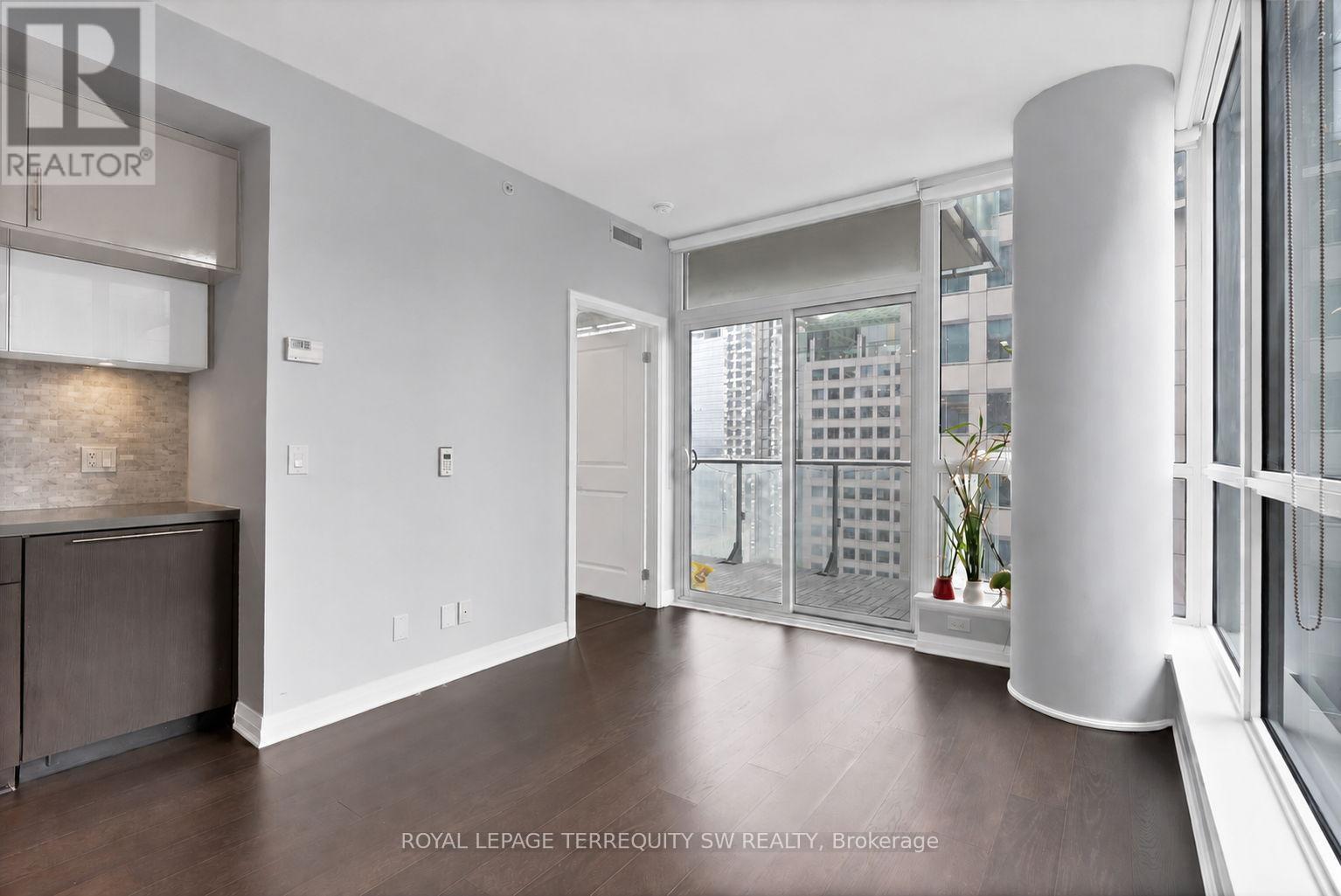 1305 - 8 Mercer Street, Toronto, Ontario  M5V 0C4 - Photo 9 - C13497414