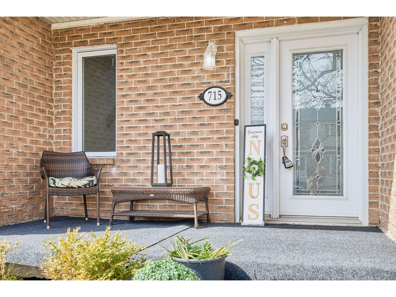 715 Rue Schubert Brossard Quebec Canada J4X1X6 5