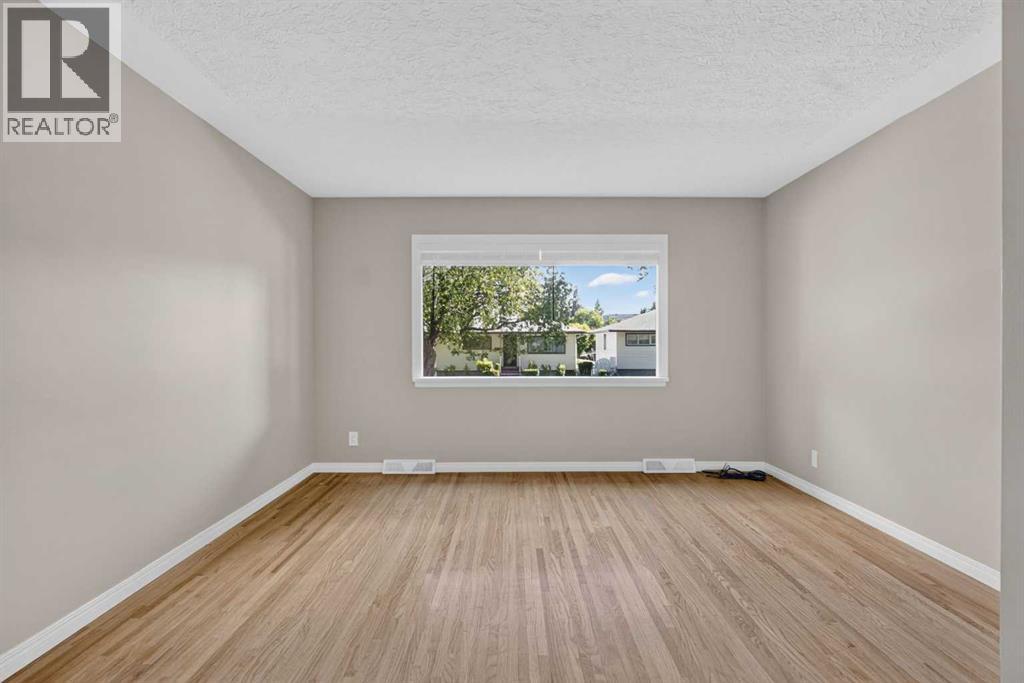 136 41 Avenue Nw, Calgary, Alberta  T2K 0G6 - Photo 6 - A2324599
