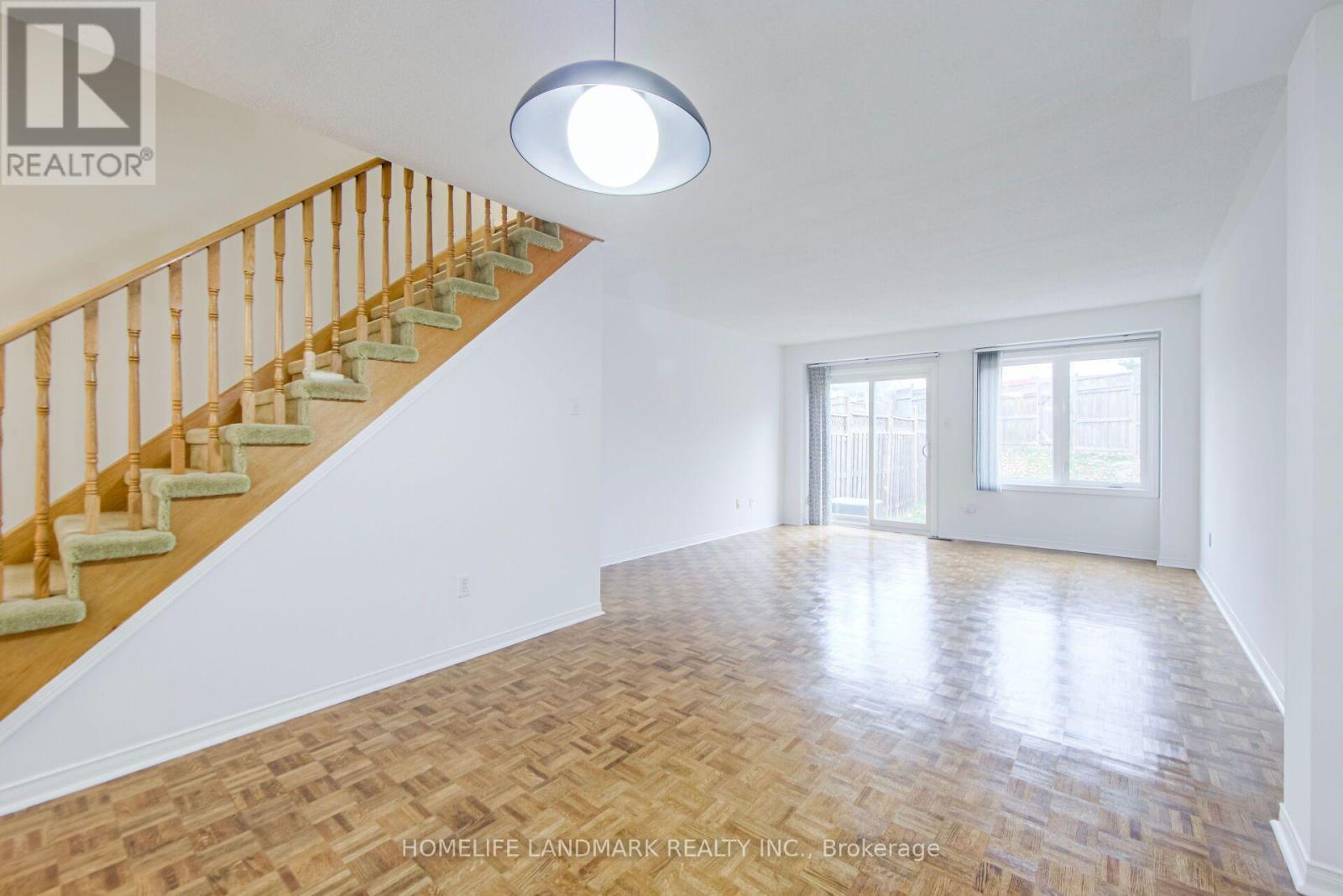 25 Warner Avenue, Toronto, Ontario  M4A 2X1 - Photo 2 - C13498654