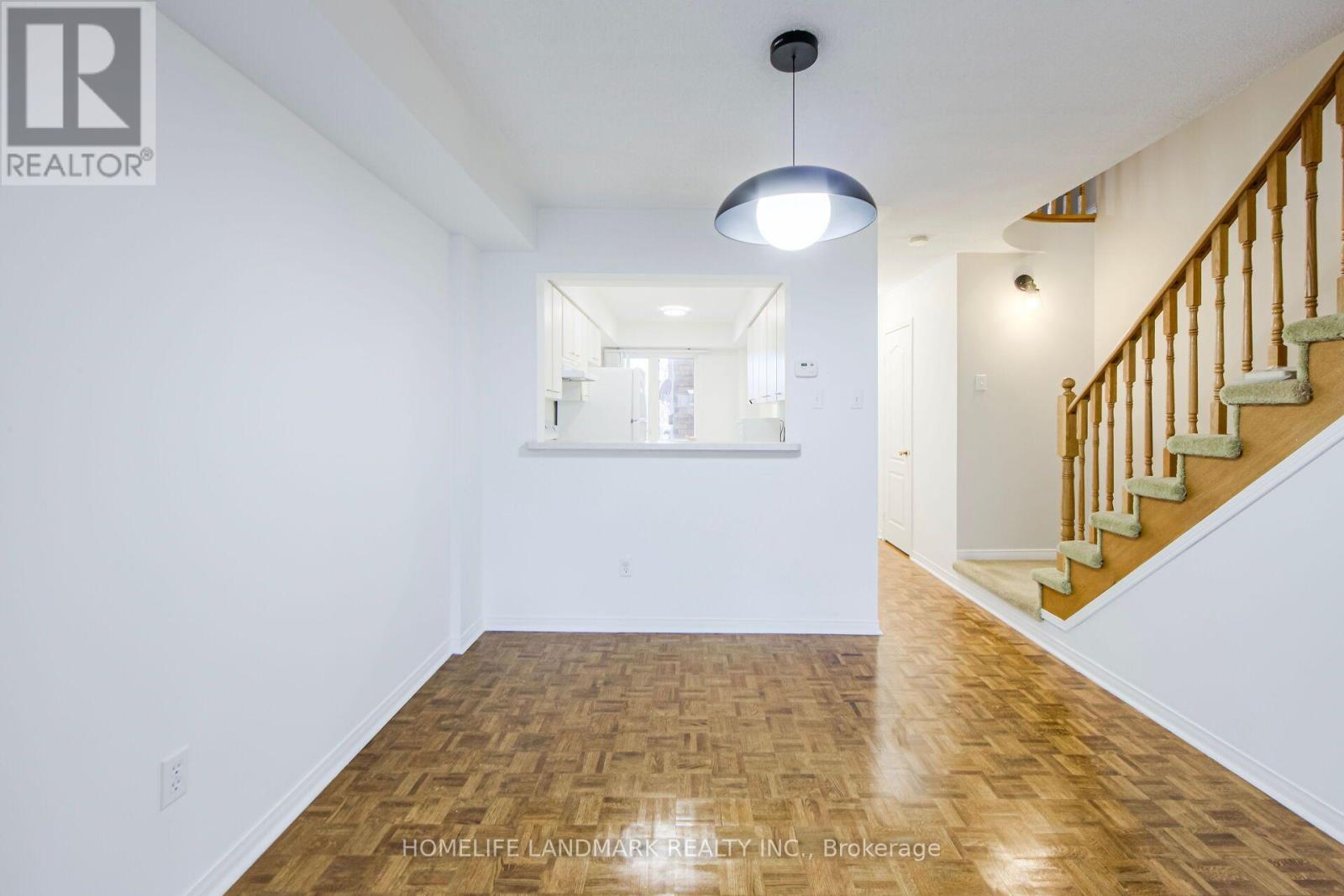25 Warner Avenue, Toronto, Ontario  M4A 2X1 - Photo 3 - C13498654
